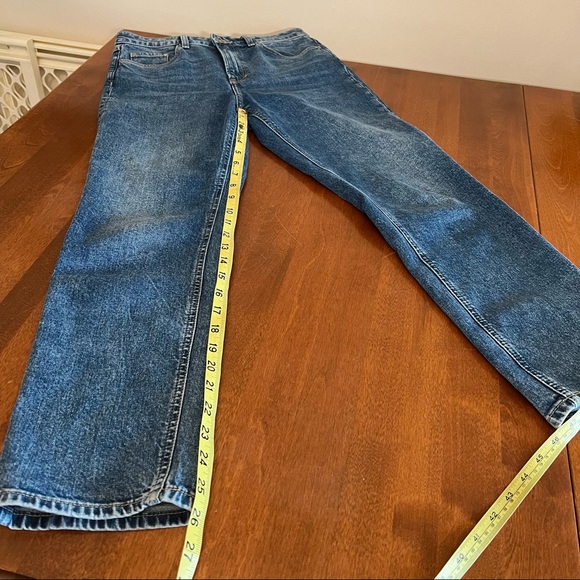 H&M | Blue high rise straight leg trending fall winter classic jean - Picture 8 of 15